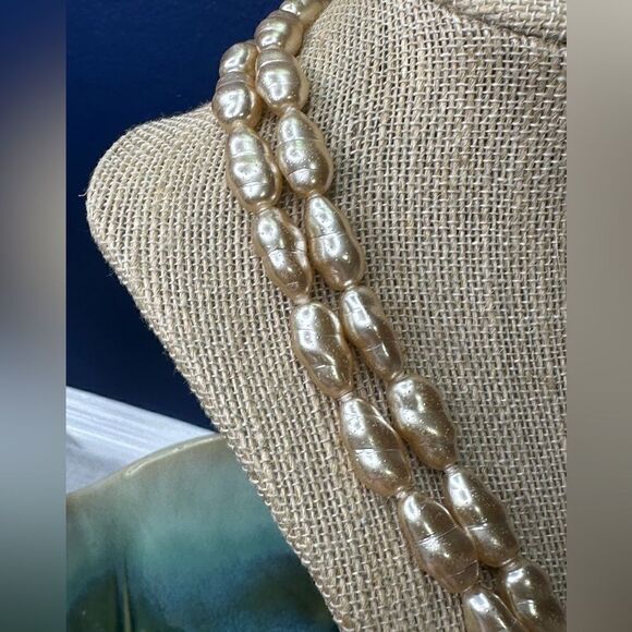 VTG Faux Baroque 2-Strand Pearl Necklace Simulated Acrylic Possible Joan Rivers - Picture 2 of 5